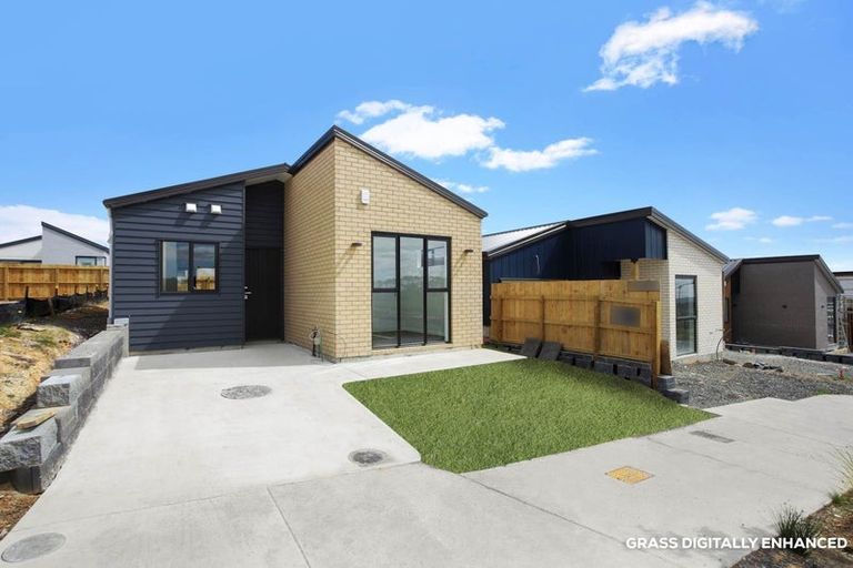 Photo of property in 57 Horokaka Street, Massey, Auckland, 0614