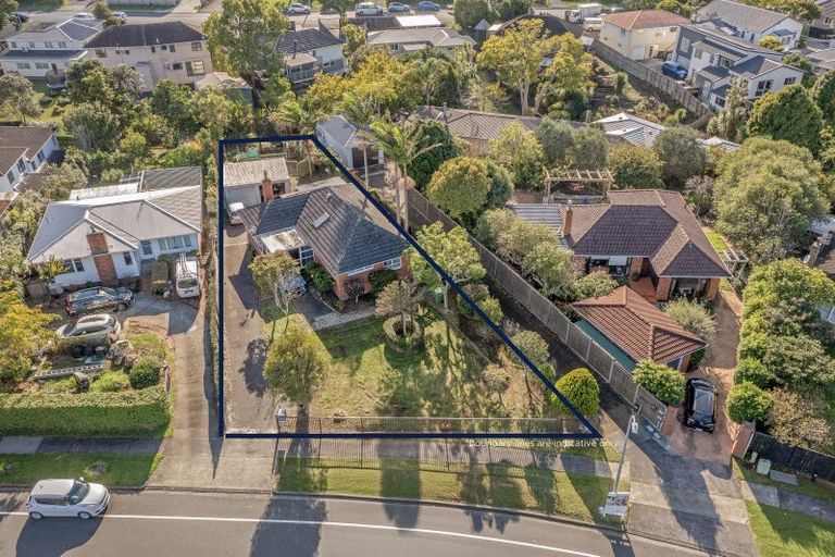 Photo of property in 56 Botany Road, Botany Downs, Auckland, 2010