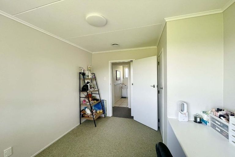 Photo of property in 35f Clearmont Crescent, Blagdon, New Plymouth, 4310