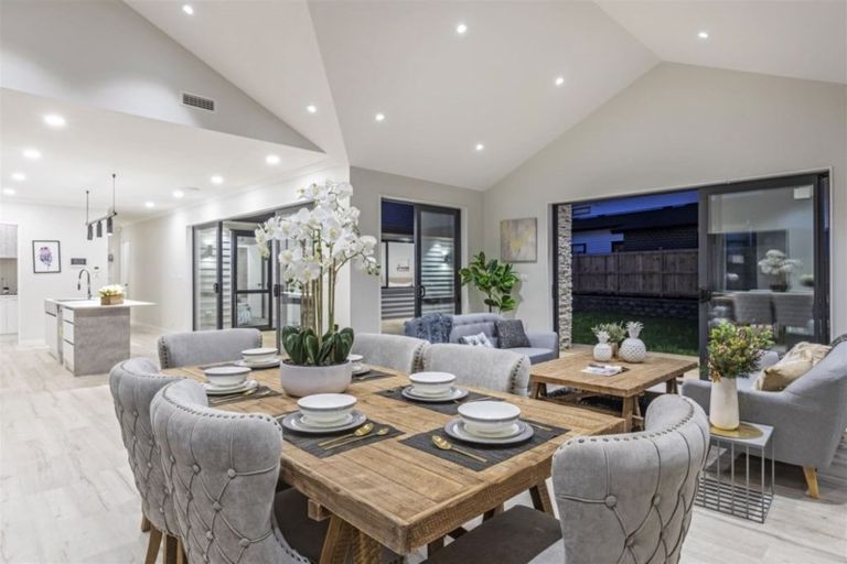 Photo of property in 7 William Blake Way, Riverhead, 0820