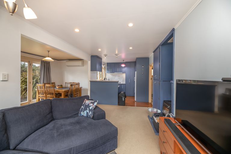 Photo of property in 15 Moreland Avenue, Papanui, Christchurch, 8053