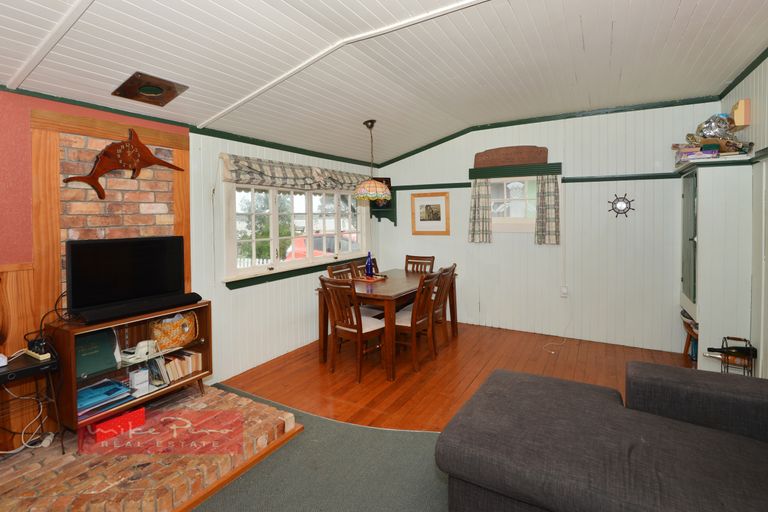 Photo of property in 1995 Ngunguru Road, Ngunguru, Whangarei, 0173