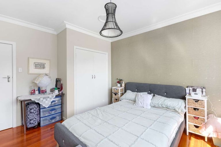 Photo of property in 223 Powderham Street, New Plymouth, 4310
