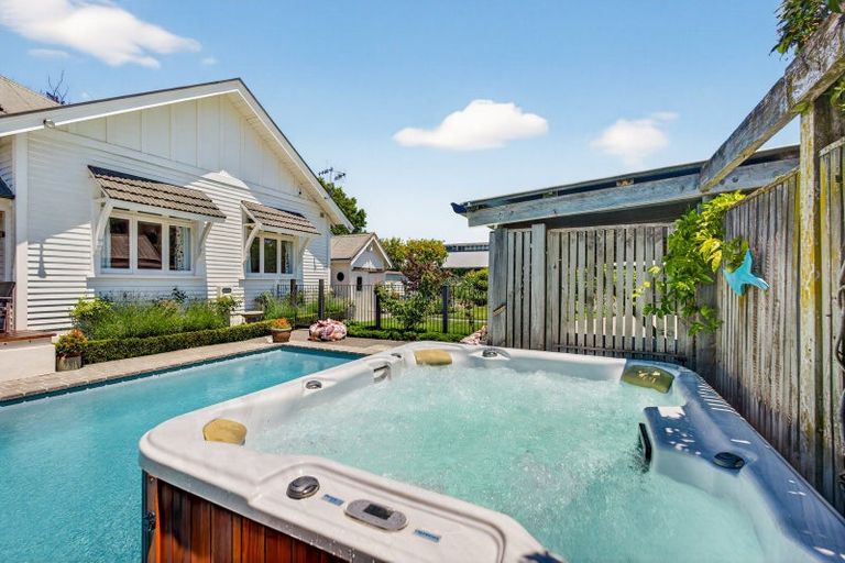 Photo of property in 503 King Street South, Hastings, 4122