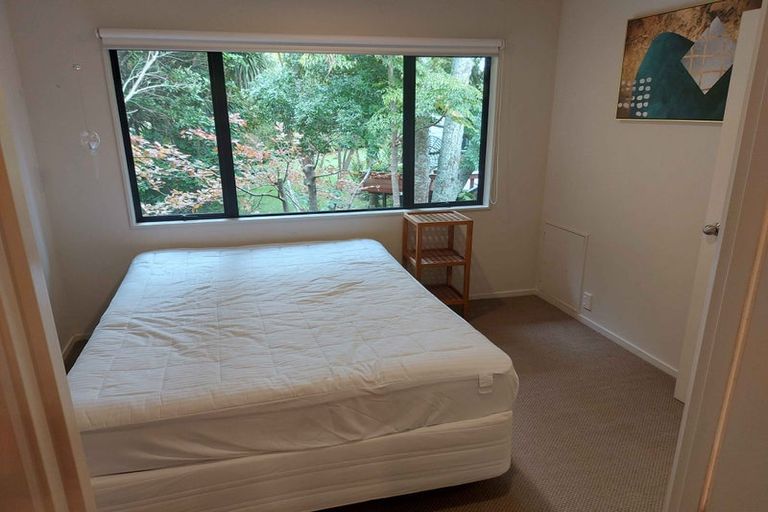 Photo of property in 15 Wainoni Heights, Greenhithe, Auckland, 0632