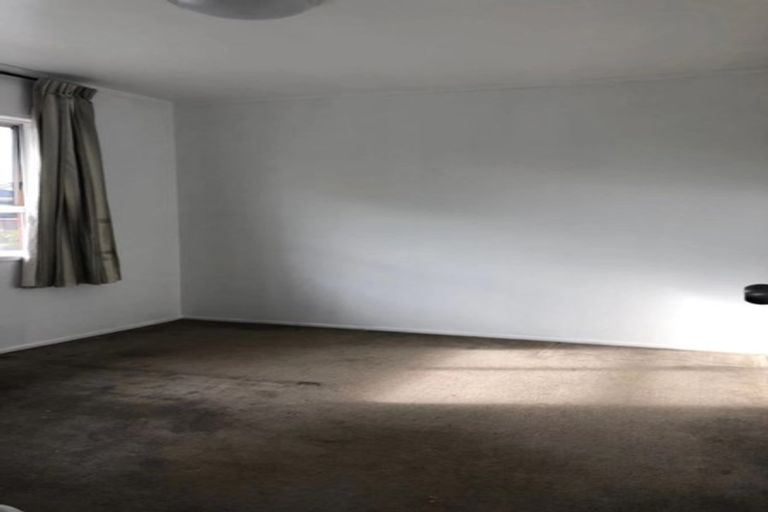 Photo of property in 1/10 Ballater Place, Highland Park, Auckland, 2010