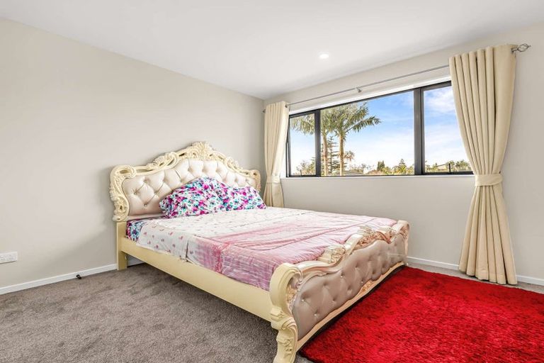 Photo of property in 6/684 Te Atatu Road, Te Atatu Peninsula, Auckland, 0610