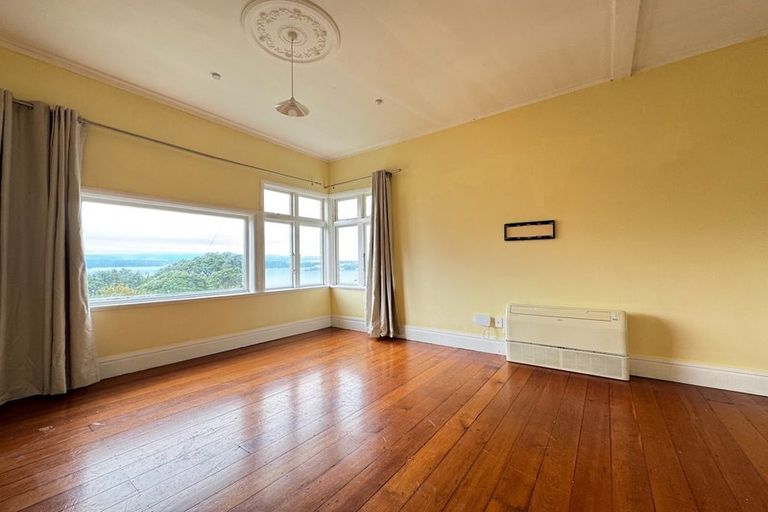 Photo of property in 2/51 Barnard Street, Wadestown, Wellington, 6012