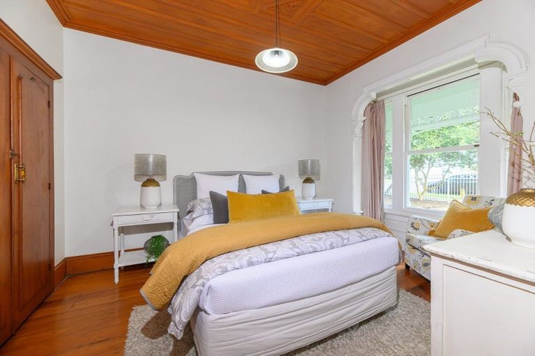 Photo of property in 17 Norwood Road, Bayswater, Auckland, 0622