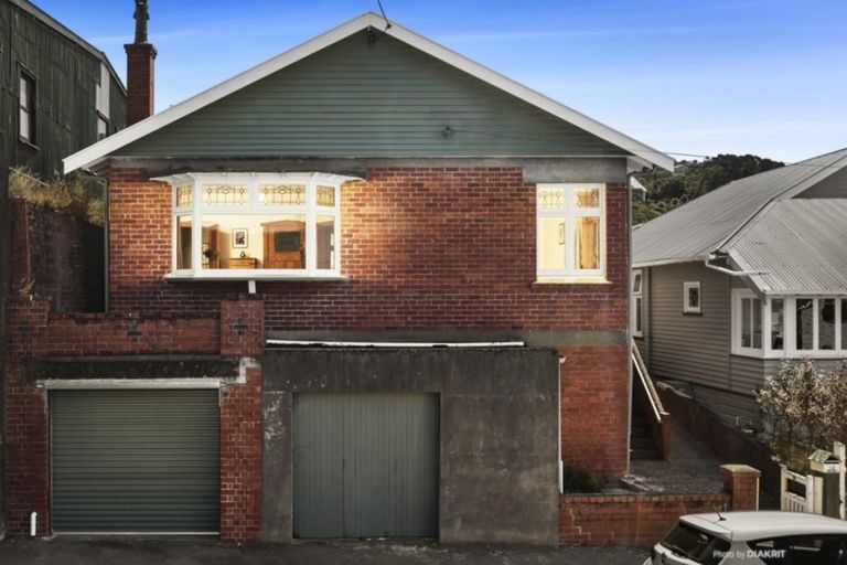 Photo of property in 14 Trevor Terrace, Newtown, Wellington, 6021