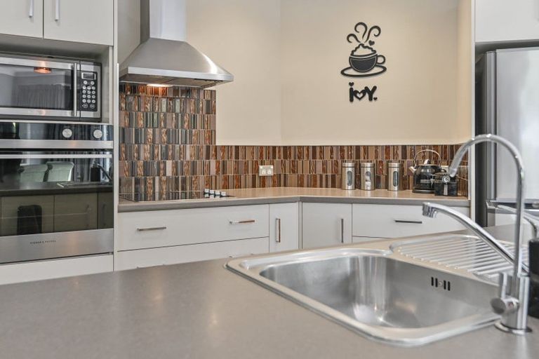 Photo of property in 14 Waitaha Place, Clive, 4102