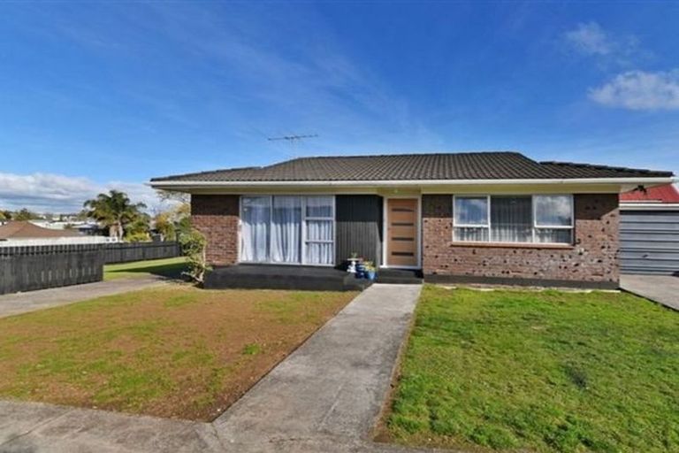 Photo of property in 1/1 Don Street, Papakura, 2110