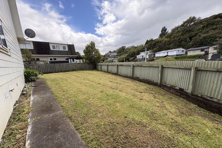Photo of property in 16 Wagon Road, Stokes Valley, Lower Hutt, 5019