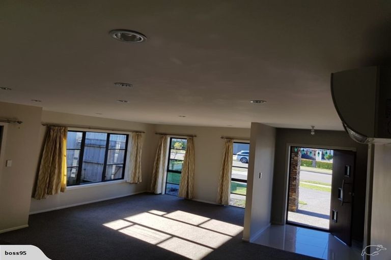 Photo of property in 33 Edith Collier Drive, Otamatea, Whanganui, 4500