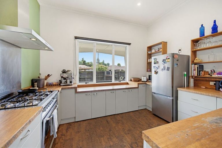 Photo of property in 9 Ruataniwha Street, Waipawa, 4210