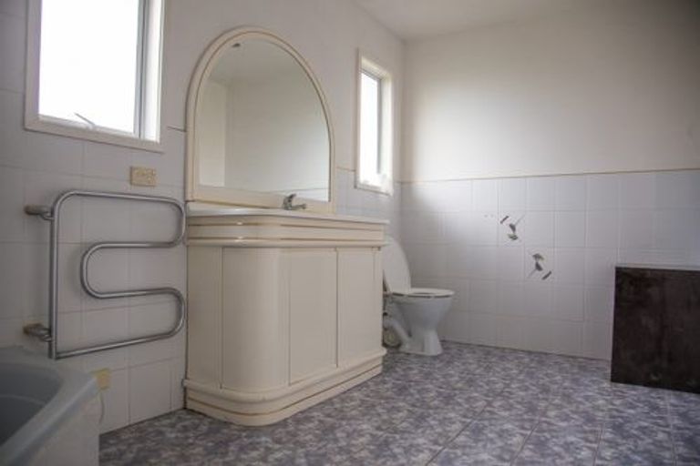 Photo of property in 194a Queen Street, Northcote Point, Auckland, 0627