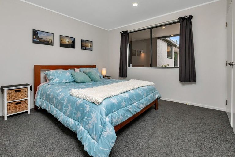 Photo of property in 13 Bermuda Place, One Tree Point, 0118