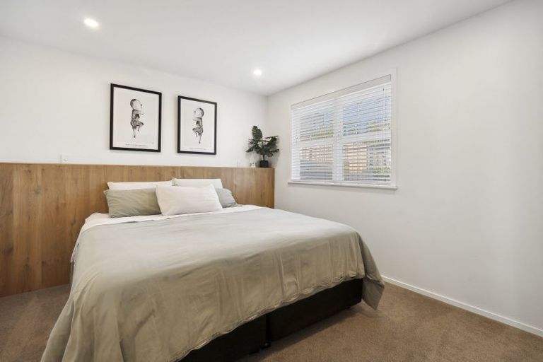 Photo of property in 570 Glenfield Road, Bayview, Auckland, 0629