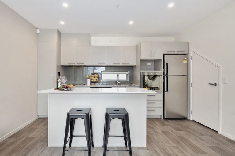 Photo of property in 6/160c Hobsonville Point Road, Hobsonville, Auckland, 0616