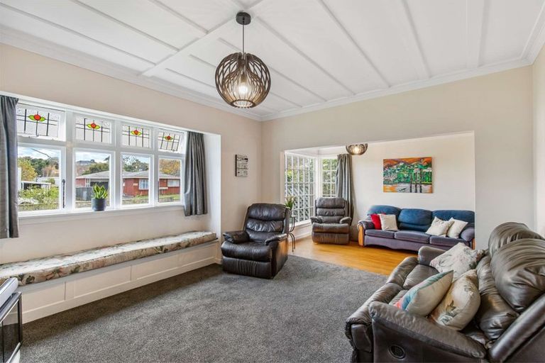 Photo of property in 1 Ngapuhi Street, Saint Johns Hill, Whanganui, 4501