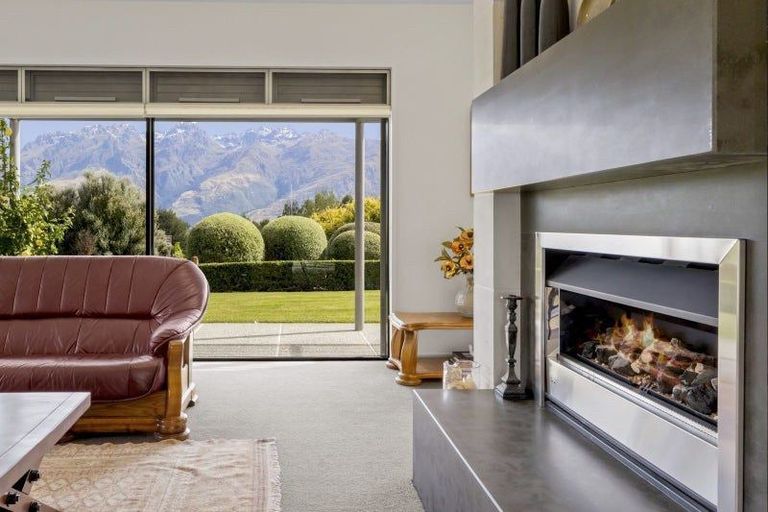 Photo of property in 3 Bayonet Peak Place, Drift Bay, Queenstown, 9371