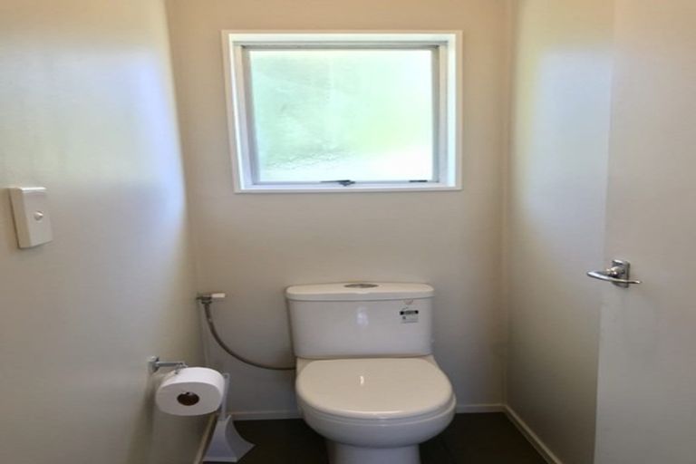 Photo of property in 5 Arde Place, Massey, Auckland, 0614