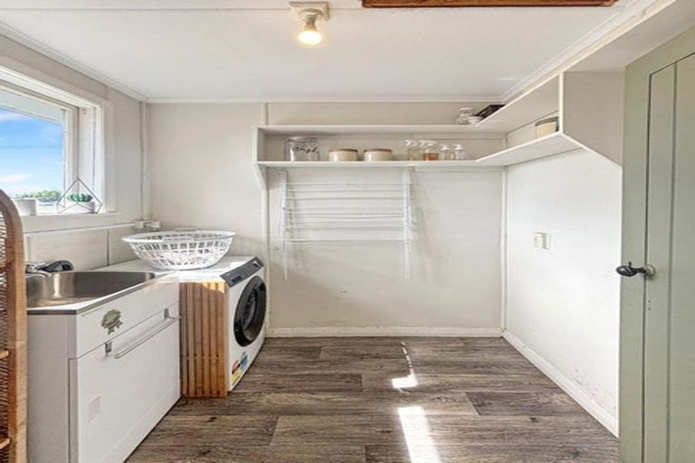 Photo of property in 43 Tennyson Street, Dannevirke, 4930