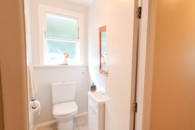 Photo of property in 23 Poneke Drive, Waikanae, 5036