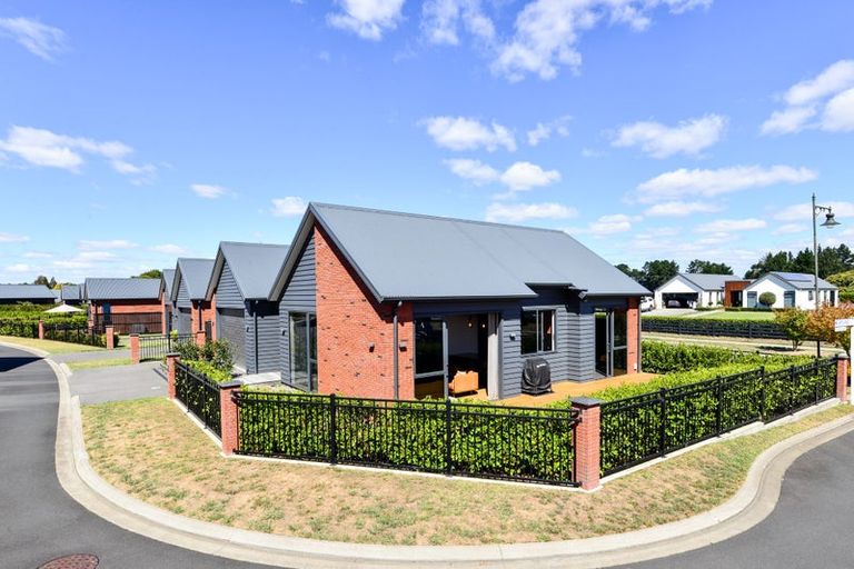 Photo of property in 2 Garland Lane, Leamington, Cambridge, 3432