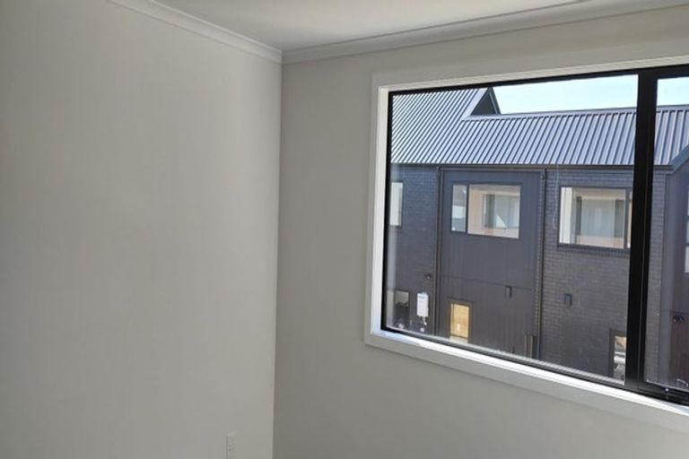 Photo of property in 8 Doug Jensen Street, Wallaceville, Upper Hutt, 5018