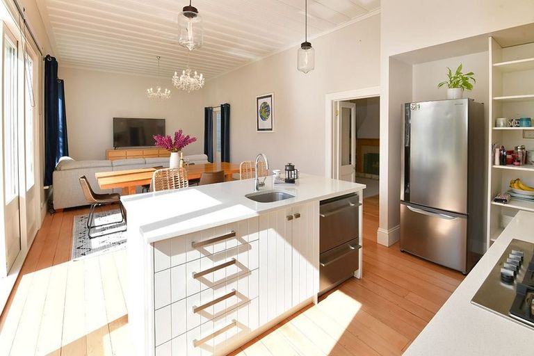 Photo of property in 28 Rata Street, Helensville, 0800