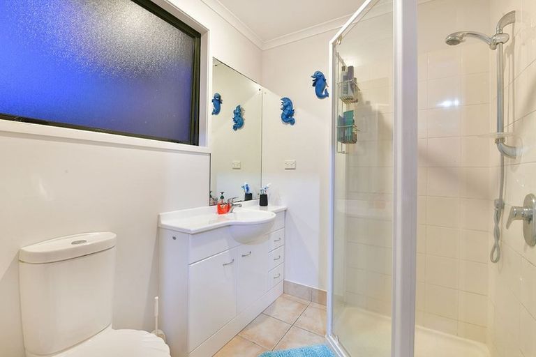 Photo of property in 6 Coral Court, Gulf Harbour, Whangaparaoa, 0930