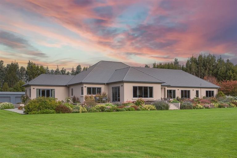 Photo of property in 41 Arcadia Place, Seaward Bush, Invercargill, 9812