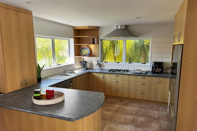 Photo of property in 13 Ellangowan Road, Waiake, Auckland, 0630