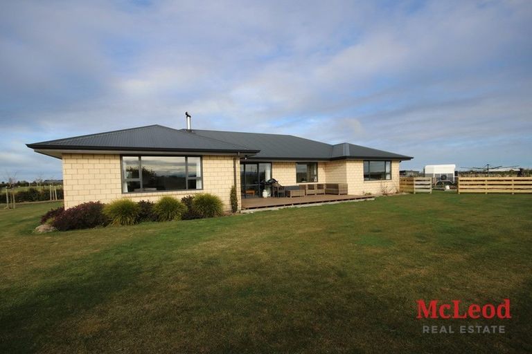 Photo of property in 62 Lake Hood Drive, Huntingdon, Ashburton, 7774