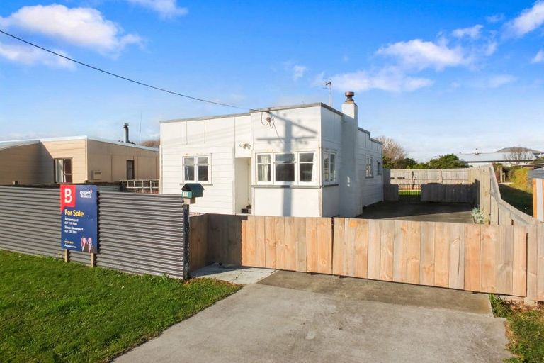 Photo of property in 11 Thomas Place, Foxton Beach, Foxton, 4815
