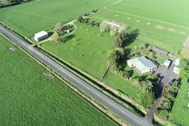Photo of property in 76 Robertson Road, Ruawai, 0591