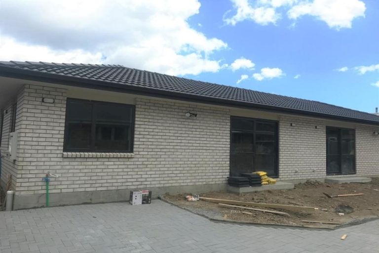 Photo of property in 4a Milton Road, Orewa, 0931