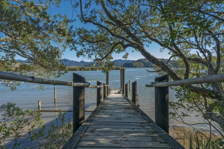 Photo of property in 295 Kopaki Point, Cooks Beach, Whitianga, 3591