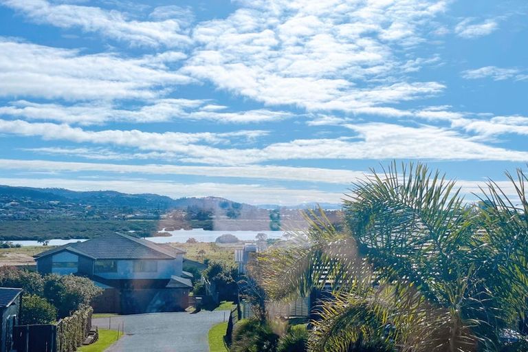 Photo of property in 35 Fennell Crescent, Silverdale, 0932