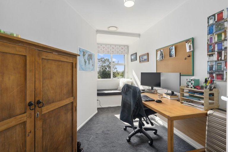 Photo of property in 14b Truby King Street, Merrilands, New Plymouth, 4312