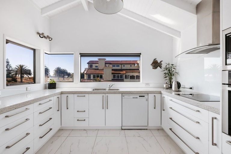 Photo of property in 1167 Papamoa Beach Road, Papamoa Beach, Papamoa, 3118