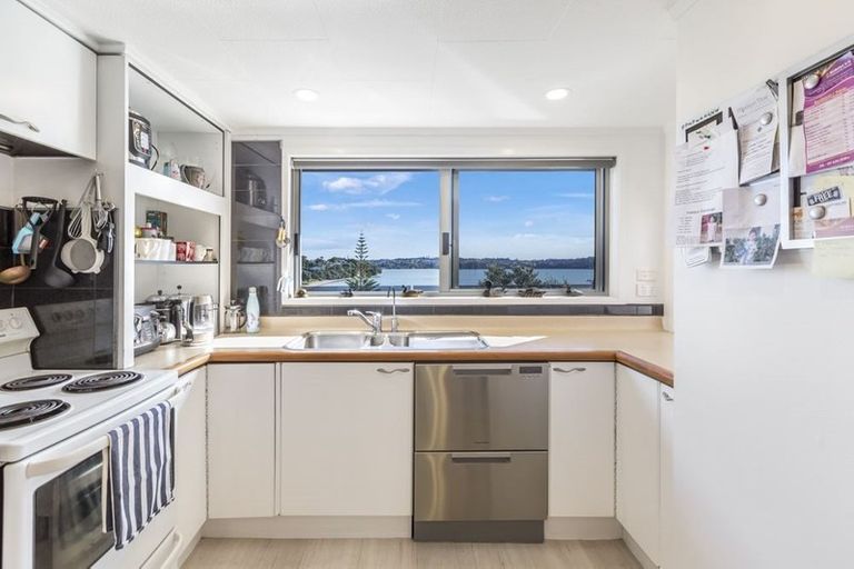 Photo of property in 79 De Luen Avenue, Tindalls Beach, Whangaparaoa, 0930