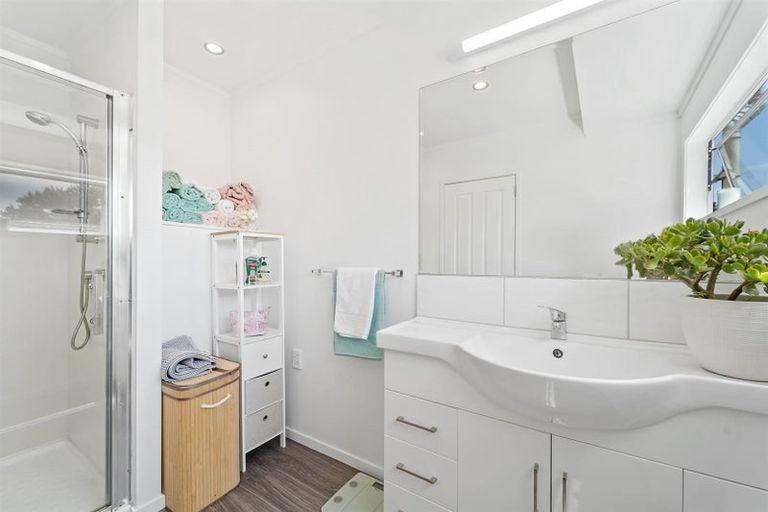 Photo of property in 591 Whangaparaoa Road, Stanmore Bay, Whangaparaoa, 0932