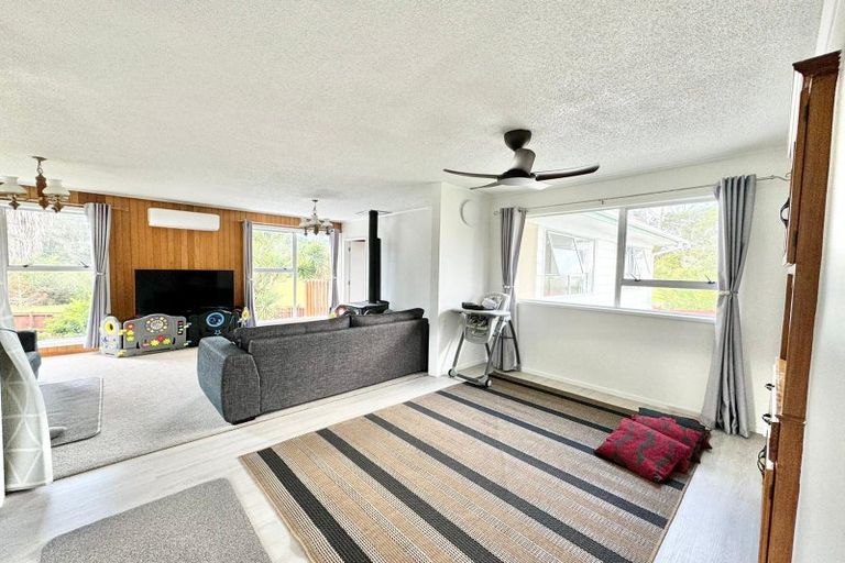 Photo of property in 65 Riverpark Crescent, Henderson, Auckland, 0610