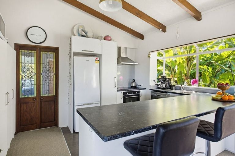 Photo of property in 6 Punga Place, Whitianga, 3510