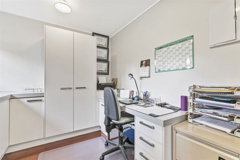 Photo of property in 13 James Evans Drive, Northcote, Auckland, 0627