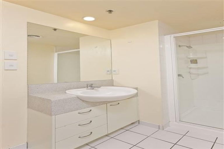 Photo of property in Terrace Heights Apartments, 2d/163 The Terrace, Wellington Central, Wellington, 6011