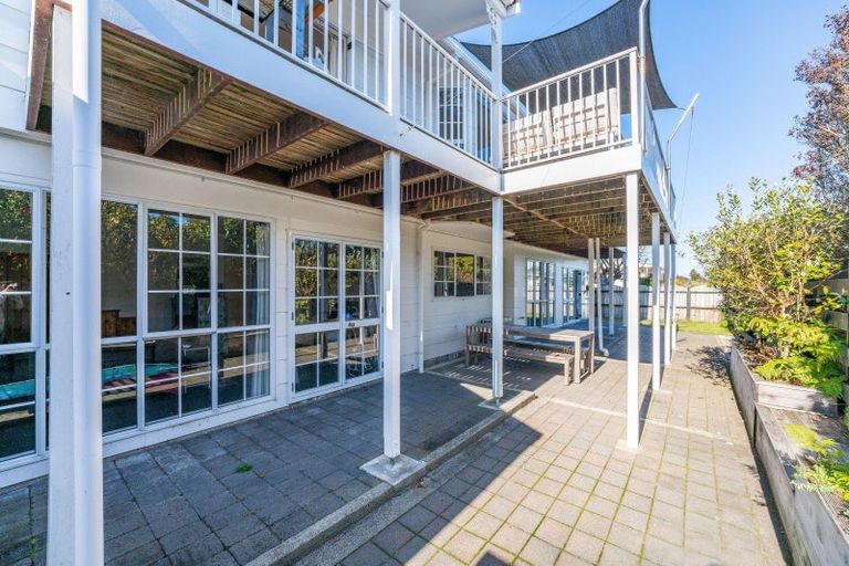 Photo of property in 4 Ingle Avenue, Waipahihi, Taupo, 3330
