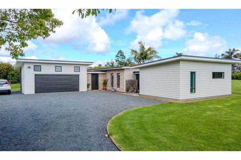 Photo of property in 11 Cochrane Drive, Kerikeri, 0230